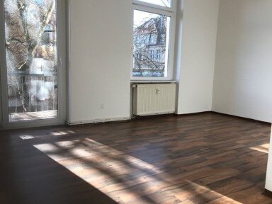 Wohnung zur Miete 435 € 4 Zimmer 91 m² 3. Geschoss Friedrich-Engels-Straße 4 Bahnhofsvorstadt Plauen 08523