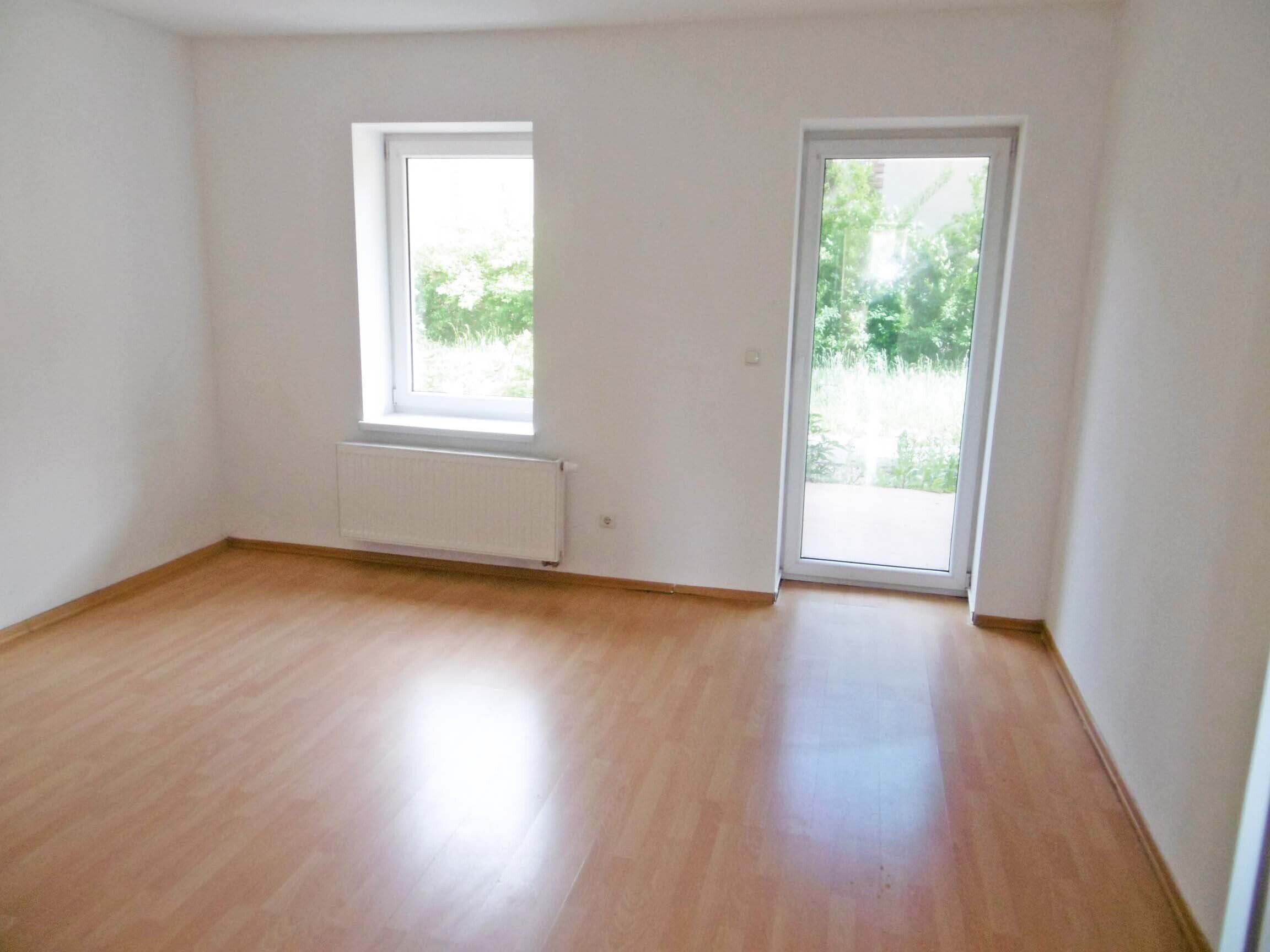 Wohnung zur Miete 375 € 2 Zimmer 52 m²<br/>Wohnfläche Erdgeschoss<br/>Geschoss Bahnhofstraße Radeberg Radeberg 01454