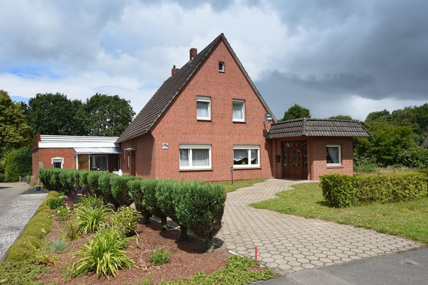 Mehrfamilienhaus zum Kauf 265.000 € 8 Zimmer 214 m²<br/>Wohnfläche 3.537 m²<br/>Grundstück Aschendorf Papenburg / Aschendorf (Ems) 26871