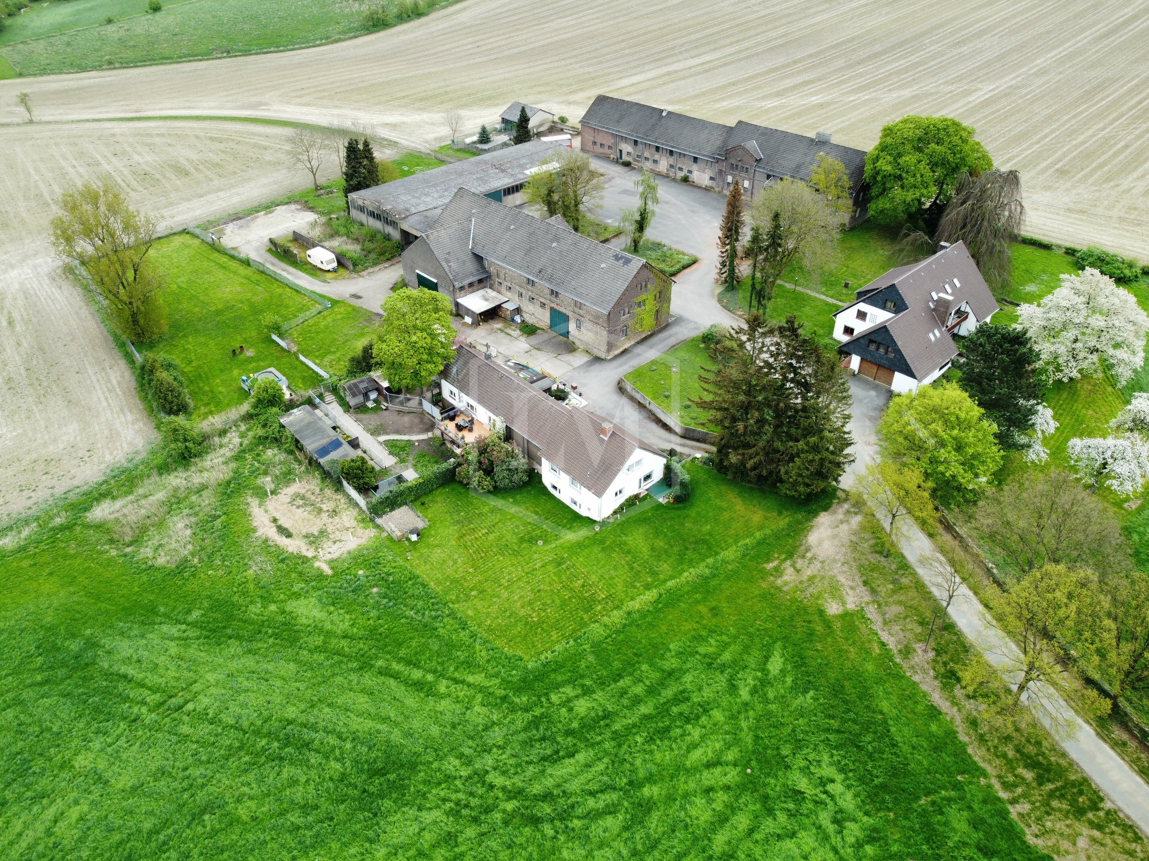 Bauernhof zum Kauf 1.400.000 € 3.570 m²<br/>Fläche 80.832 m²<br/>Grundstück Stadtmitte Fröndenberg/Ruhr 58730