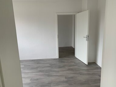 Wohnung zur Miete 685 € 5 Zimmer 105 m² Erdgeschoss Stollberg Stollberg/Erzgebirge 09366