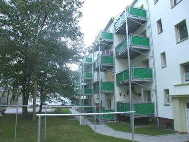 Wohnung zur Miete 355 € 3 Zimmer 64,7 m² Erdgeschoss Gartenstraße 36 Neundorfer Vorstadt Plauen 08523