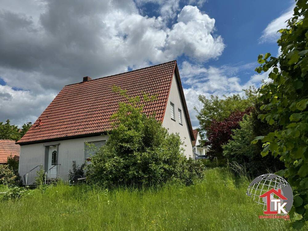 Wohnhaus in ruhiger Lage in Petersaurach OT, Baugrundstück auf VB gleich nebenan