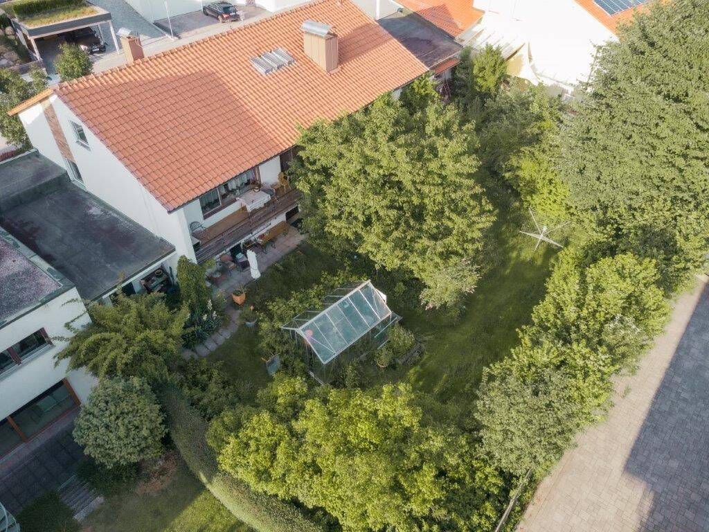 RESERVIERT!! Modernisierungsbedürftiges großes Einfamilienhaus in Deggendorf in bevorzugter Wohnlage