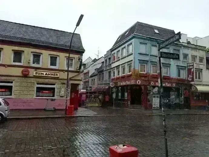 Wohn- und Geschäftshaus zum Kauf · als Kapitalanlage geeignet