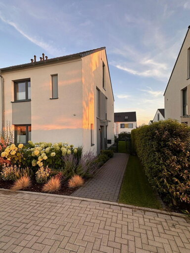 Doppelhaushälfte zum Kauf provisionsfrei 750.000 € 5 Zimmer 124 m² 249 m² Grundstück Neviges-Tönisheide Velbert 42553