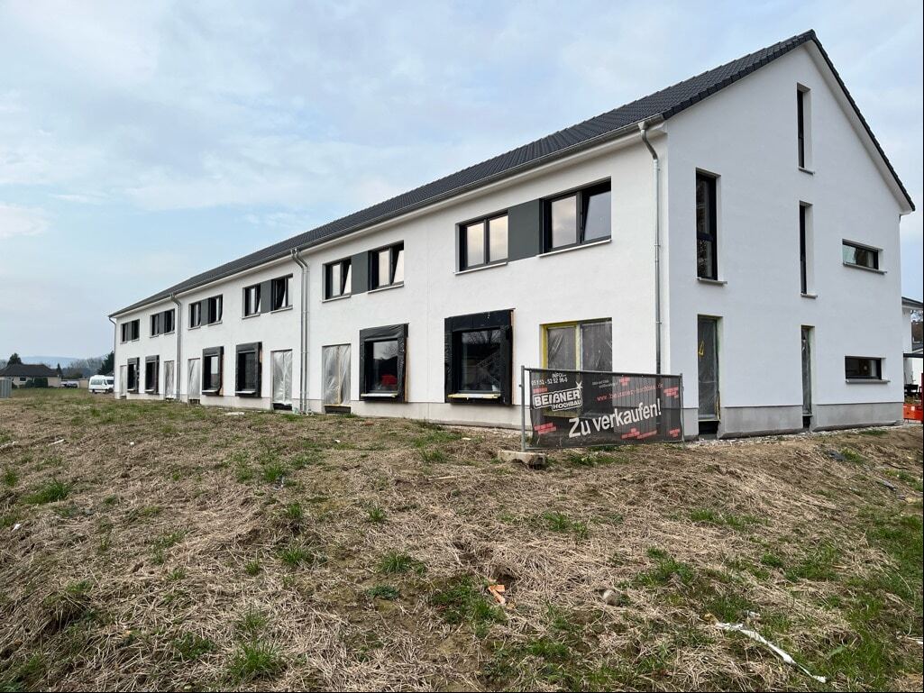 Reihenmittelhaus zum Kauf Provisionsfrei 388.800 € 5 Zimmer 136 m²<br/>Wohnfläche 240 m²<br/>Grundstück Hessisch Oldendorf Hessisch Oldendorf 31840
