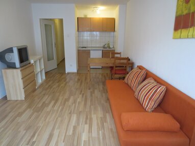 Wohnung zur Miete Wohnen auf Zeit 790 € 1 Zimmer 26 m² frei ab 01.10.2024 Universität Stuttgart-West 70174