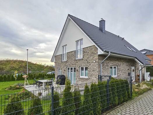 Einfamilienhaus zum Kauf 386.400 € 4,5 Zimmer 149 m² 800 m² Grundstück Beldorf 25557