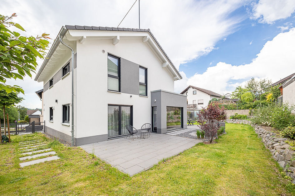 Einfamilienhaus zum Kauf 769.000 € 5 Zimmer 156 m²<br/>Wohnfläche 678 m²<br/>Grundstück Oberbieber Neuwied-Oberbieber 56566