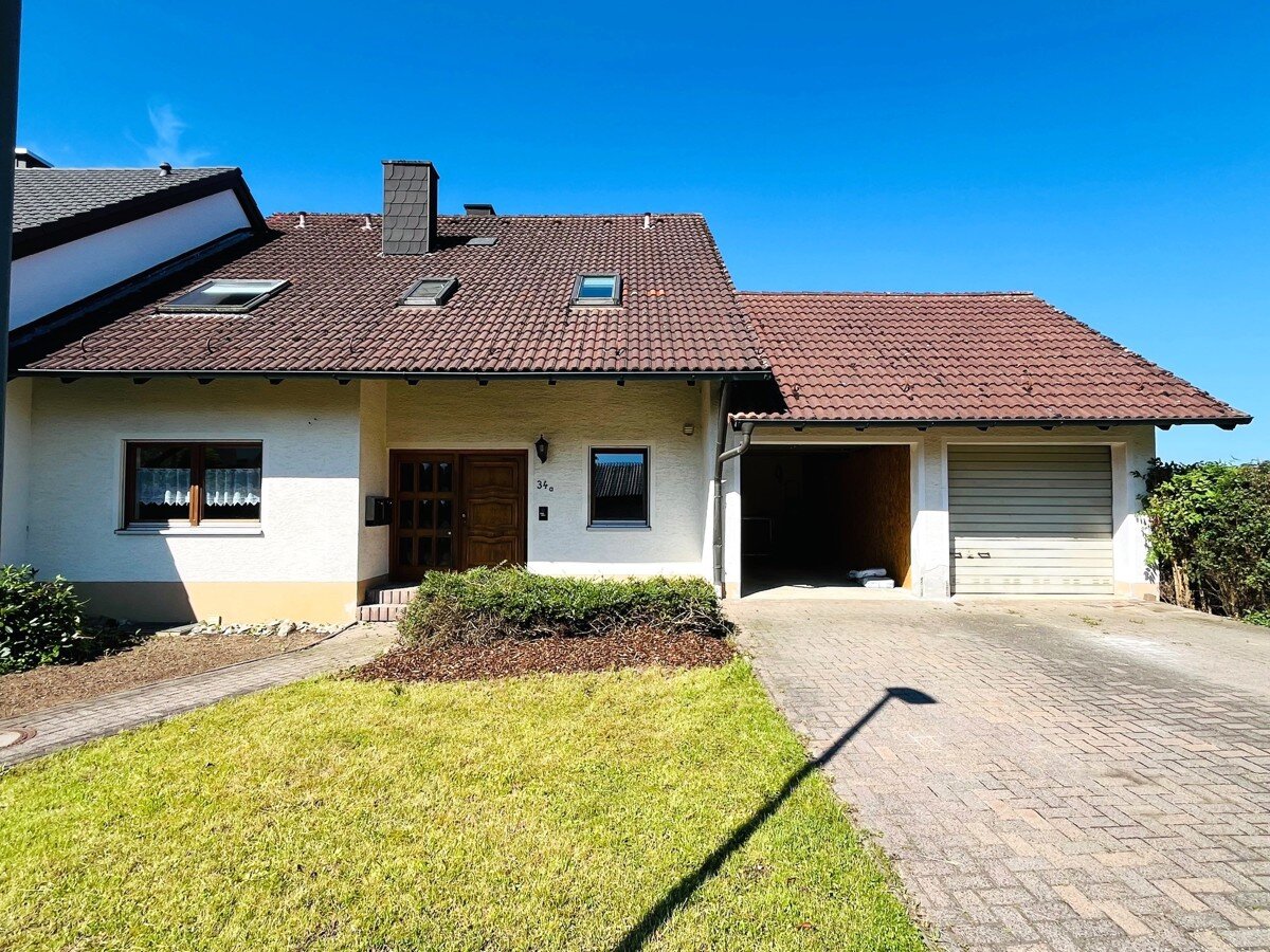 Doppelhaushälfte zum Kauf 269.000 € 9 Zimmer 250,5 m²<br/>Wohnfläche 539 m²<br/>Grundstück Ohrenbach Auerbach i.d.OPf. 91275