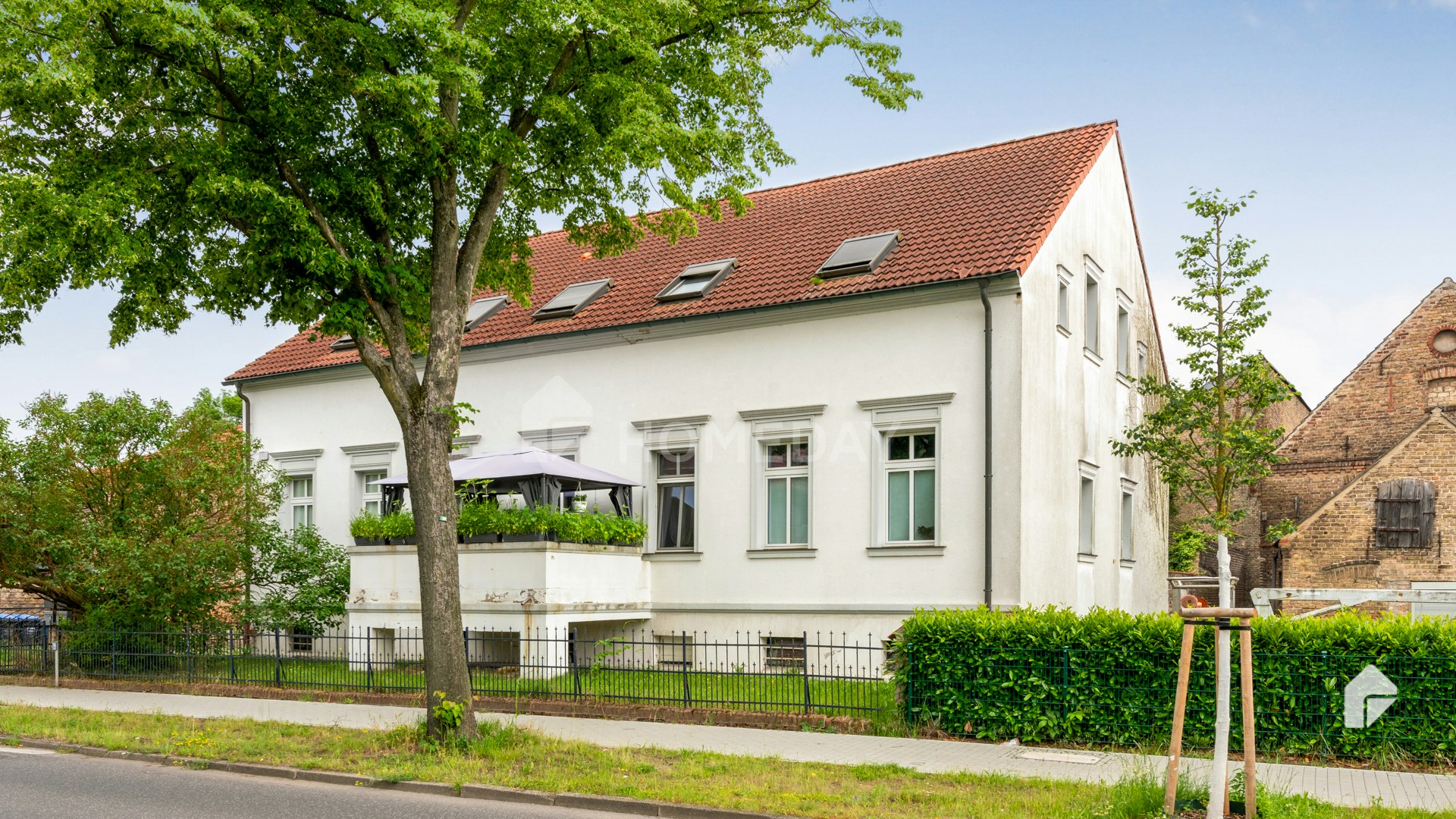 Mehrfamilienhaus zum Kauf 990.000 € 14 Zimmer 370,8 m²<br/>Wohnfläche 3.999 m²<br/>Grundstück Hoppenrade Wustermark OT Hoppenrade 14641