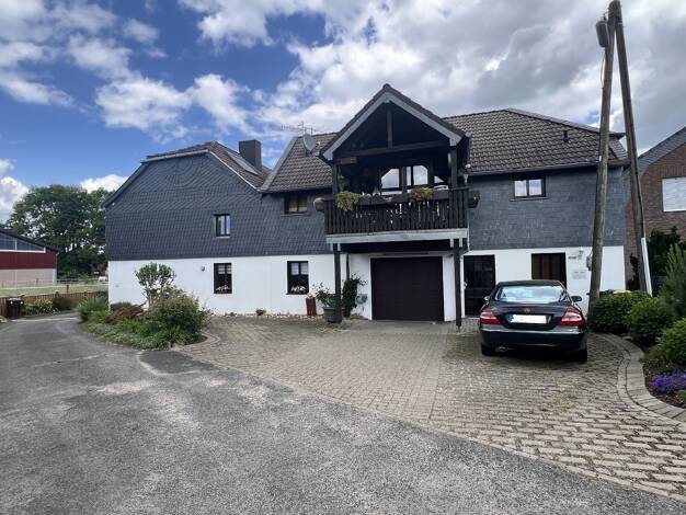 Mehrfamilienhaus zum Kauf 379.000 € 8 Zimmer 241 m² 532 m² Grundstück Mönchengladbach-Rheindahlen 41179