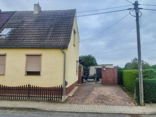 Doppelhaushälfte zum Kauf 82.000 € 4 Zimmer 120 m² 700 m² Grundstück Stedten Seegebiet Mansfelder Land 06317