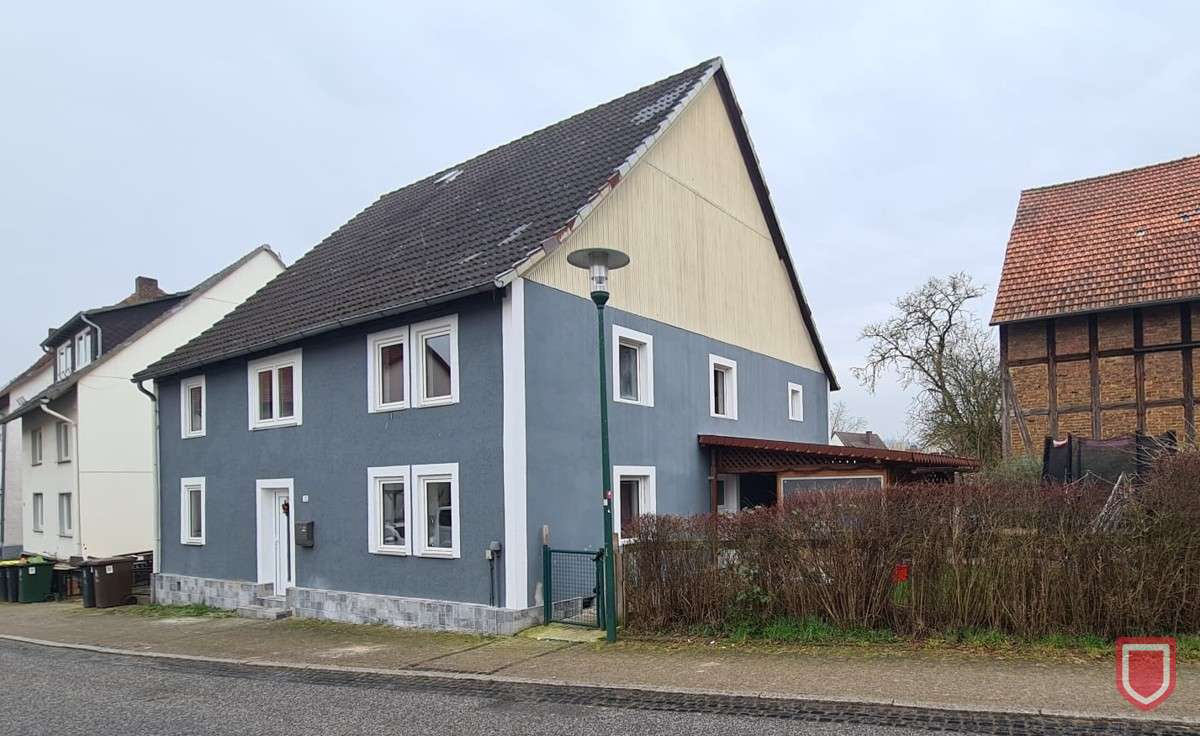 Einfamilienhaus zum Kauf 134.000 € 7 Zimmer 205 m²<br/>Wohnfläche 305 m²<br/>Grundstück Hümme Hofgeismar 34369