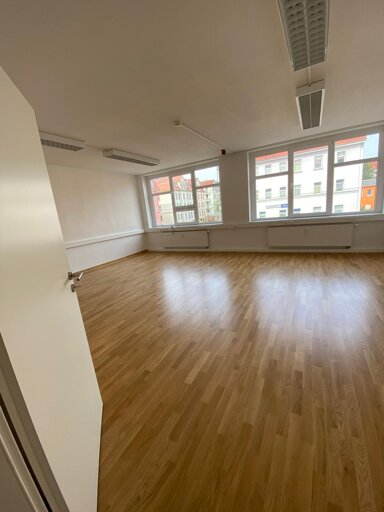 Bürogebäude zur Miete provisionsfrei 685 € 4 Zimmer 104,9 m² Bürofläche Leipziger Str. 222 Crossen Zwickau 08058