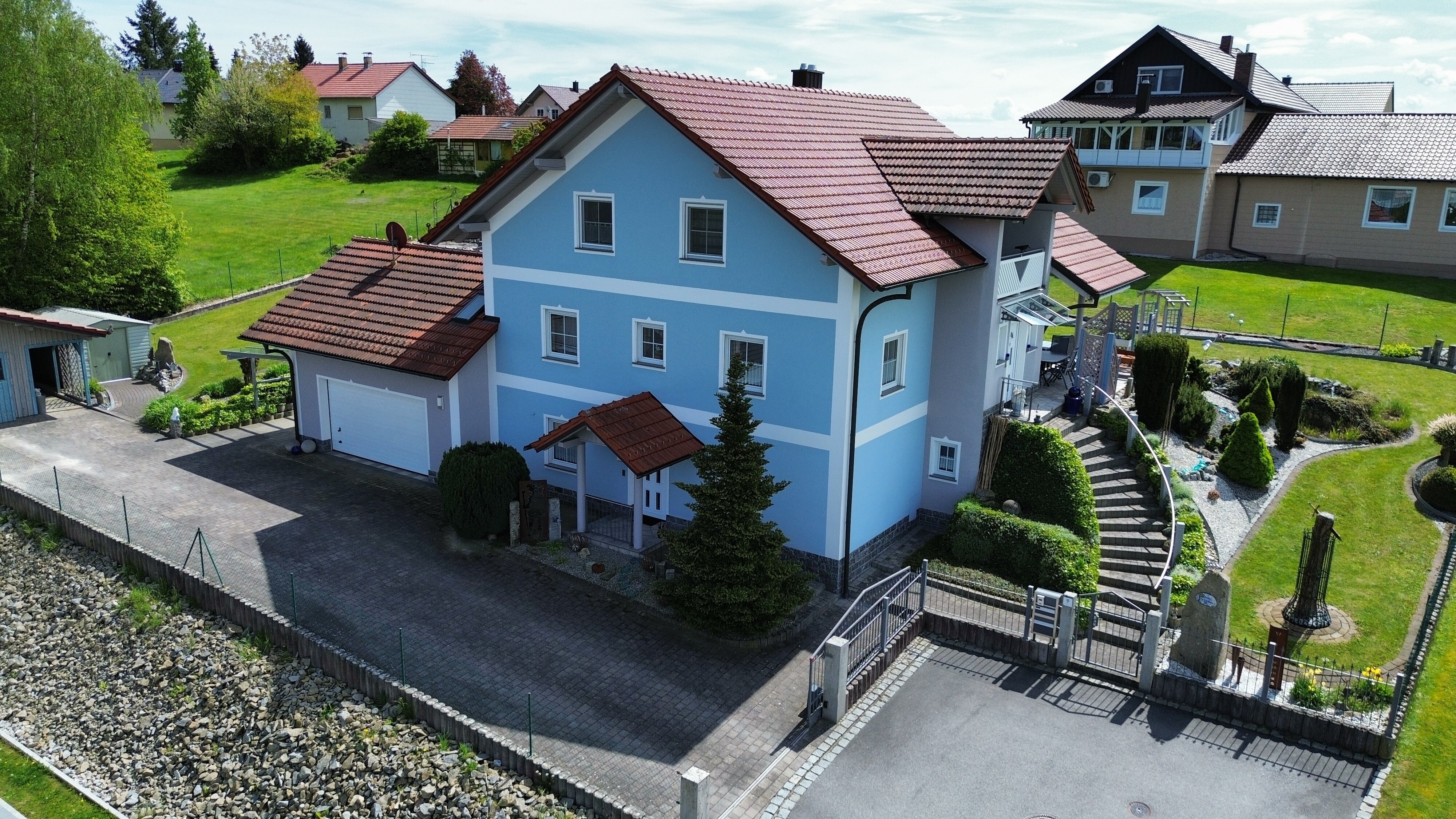 Einfamilienhaus zum Kauf 575.000 € 8 Zimmer 300 m²<br/>Wohnfläche 1.162 m²<br/>Grundstück Forsthart Künzing 94550