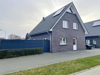 Wohnung zur Miete 830 € 4 Zimmer 105 m² frei ab 01.04.2025 Völlenerfehn Westoverledingen 26810