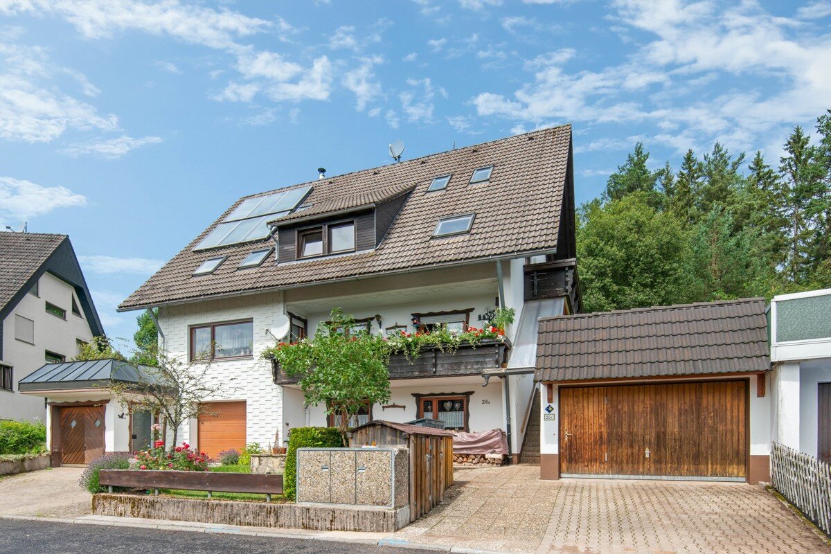 Maisonette zum Kauf 295.000 € 6 Zimmer 148 m²<br/>Wohnfläche 1.<br/>Geschoss 01.03.2025<br/>Verfügbarkeit Eisenbach (Hochschwarzwald) 79871