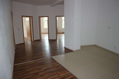 Apartment zur Miete 550 € 4 Zimmer 96,6 m² 3. Geschoss Holbeinstraße 50 Zentrum 012 Chemnitz 09111