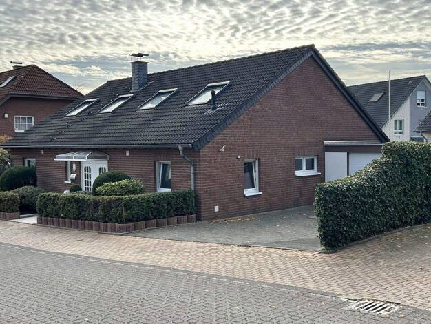 Einfamilienhaus zum Kauf provisionsfrei 849.000 € 6 Zimmer 214 m² 500 m² Grundstück Richrath Langenfeld 40764