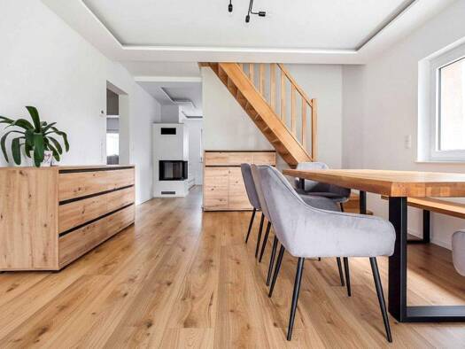 Einfamilienhaus zum Kauf 1.069.000 € 10 Zimmer 193 m² 438 m² Grundstück Zuffenhausen Stuttgart 70435