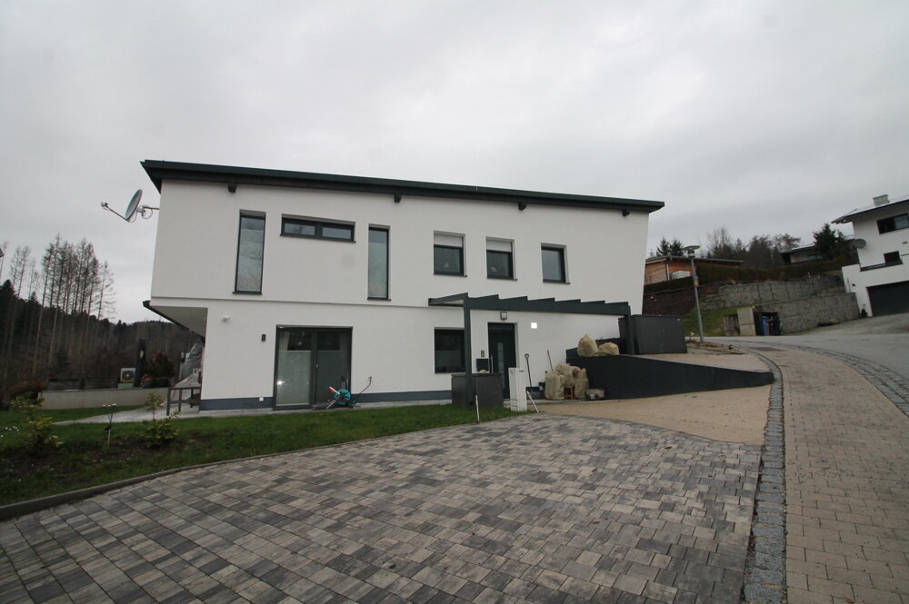 Doppelhaushälfte zum Kauf 590.000 € 5 Zimmer 160 m²<br/>Wohnfläche 442 m²<br/>Grundstück Kirchberg Tiefenbach 94113