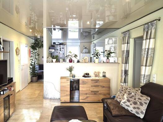 Wohnung zum Kauf 280.000 € 4 Zimmer 97,9 m² Geschoss 2/3 frei ab sofort Crumbach Lohfelden 34253