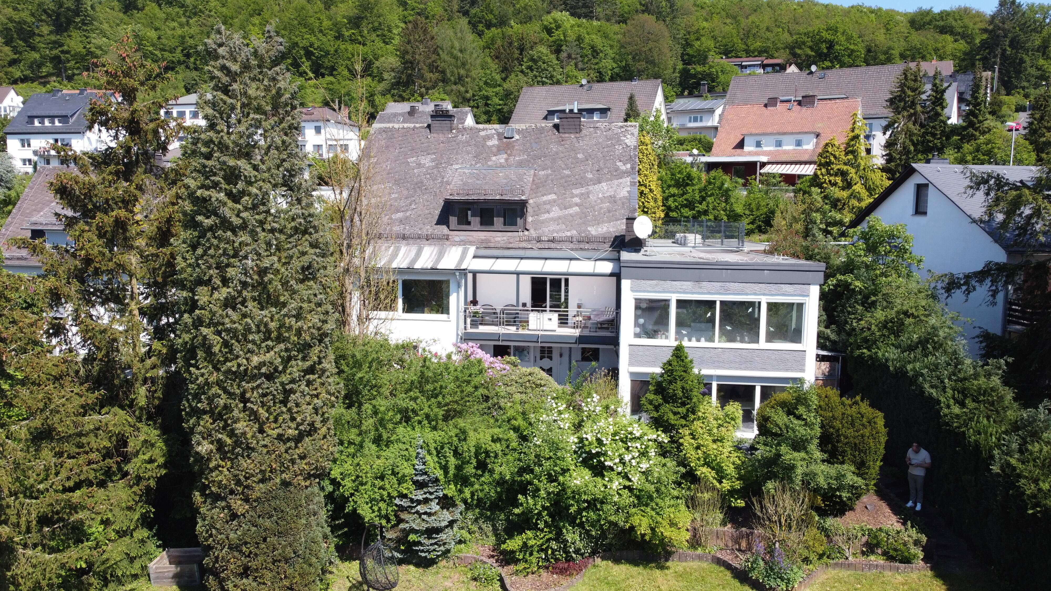 Mehrfamilienhaus zum Kauf 699.000 € 12 Zimmer 253,6 m²<br/>Wohnfläche 892 m²<br/>Grundstück 01.01.2025<br/>Verfügbarkeit Landfriedstraße 12 Dillenburg Dillenburg 35683