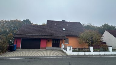 Haus zum Kauf provisionsfrei 370.000 € 6 Zimmer 160 m² 802 m² Grundstück Sudetenstraße 15 Eschenbach Eschenbach i.d.OPf. 92676