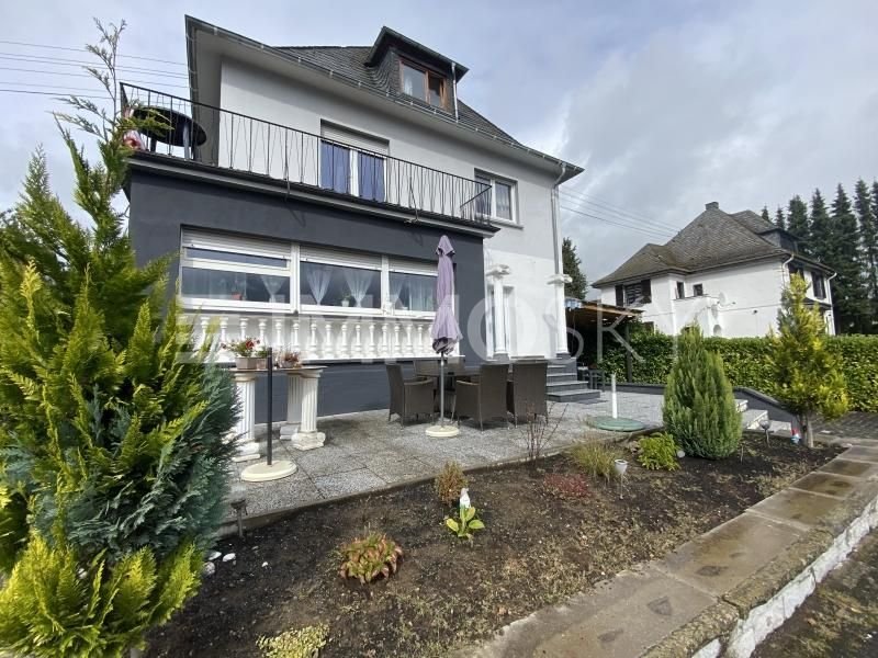 Mehrfamilienhaus zum Kauf als Kapitalanlage geeignet 380.000 € 10 Zimmer 310 m²<br/>Wohnfläche 878 m²<br/>Grundstück Seck 56479