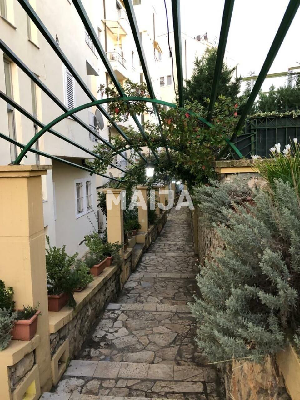 Studio zum Kauf 165.000 € 3 Zimmer 113 m²<br/>Wohnfläche 1.<br/>Geschoss Rruga Peti Tiranë 1001