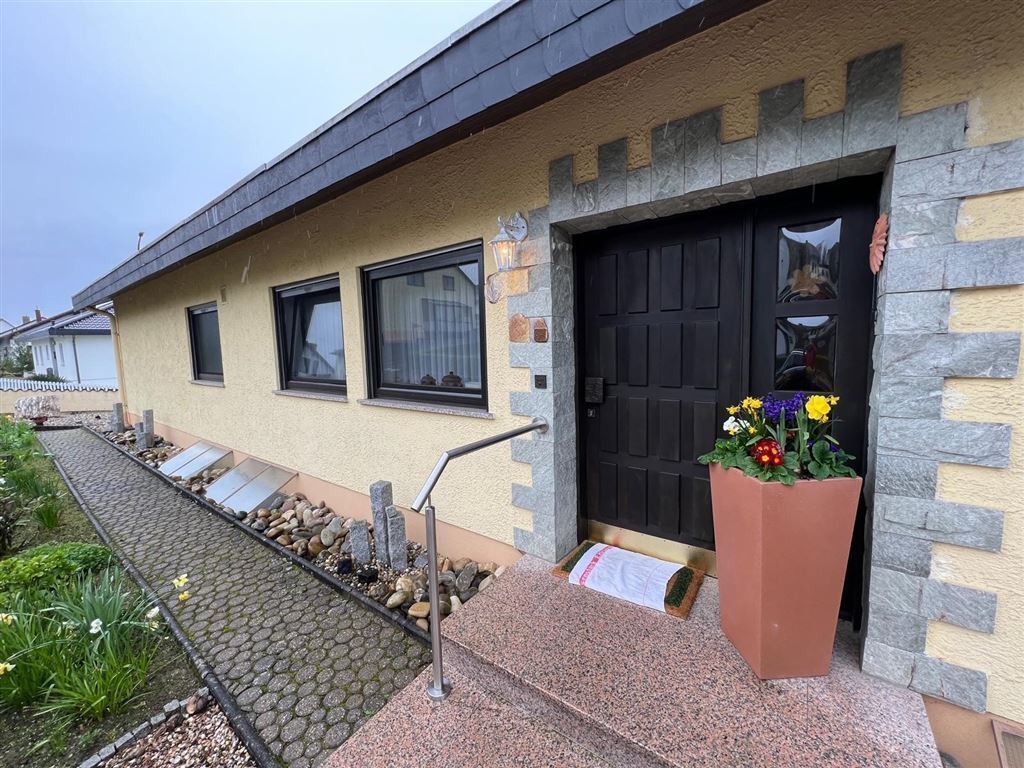 Einfamilienhaus zum Kauf 449.000 € 5 Zimmer 196 m²<br/>Wohnfläche 580 m²<br/>Grundstück Insheim 76865