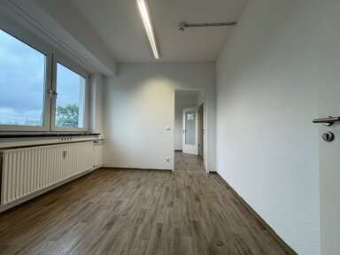 Bürofläche zur Miete 1.150 € 3 Zimmer 92 m² Bürofläche Spandau Berlin 13597