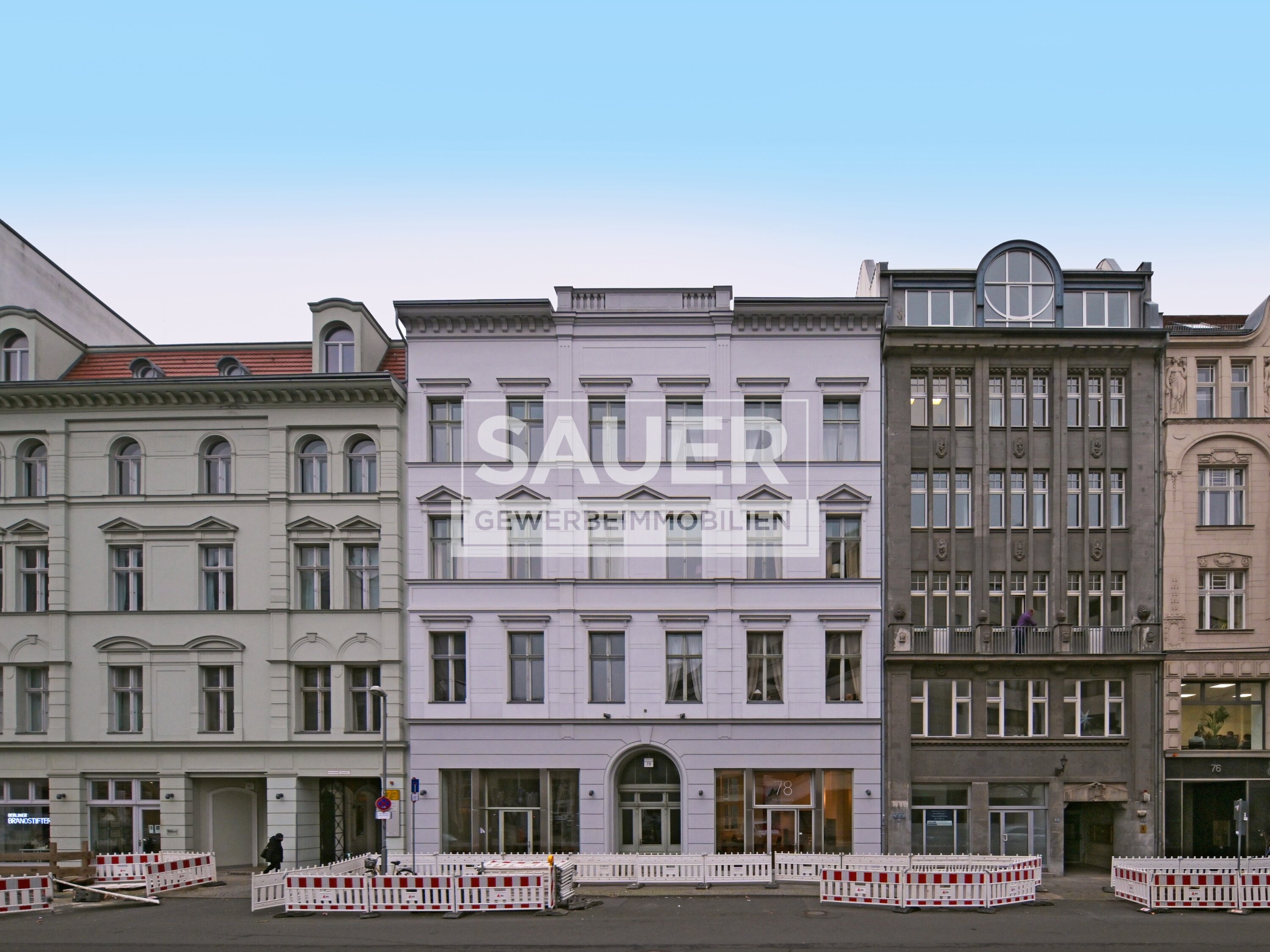 Bürogebäude zur Miete 26 € 142 m²<br/>Bürofläche Mitte Berlin 10117