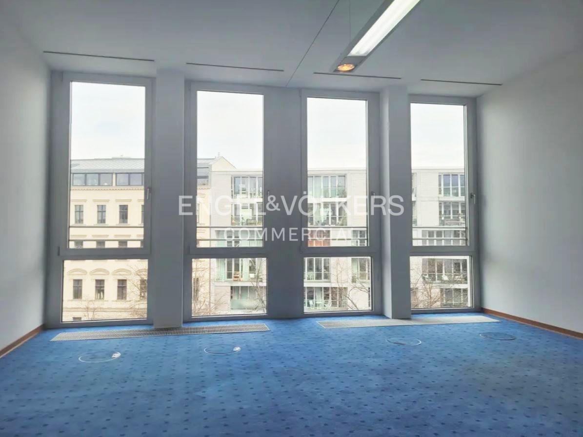 Büro-/Praxisfläche zur Miete 35 € 136,1 m²<br/>Bürofläche ab 136,1 m²<br/>Teilbarkeit Mitte Berlin 10178