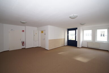 Bürofläche zur Miete provisionsfrei 516 € 2 Zimmer 86 m² Bürofläche Große Diesdorfer Straße 221 Schellheimerplatz Magdeburg 39108