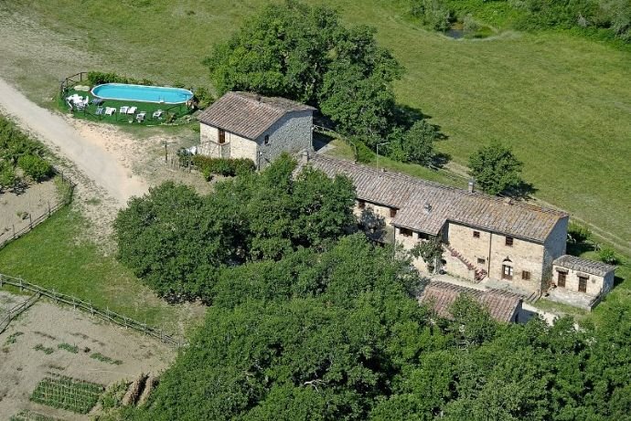 Bauernhaus zum Kauf 1.500.000 € 10 Zimmer 400 m²<br/>Wohnfläche 200.000 m²<br/>Grundstück Siena