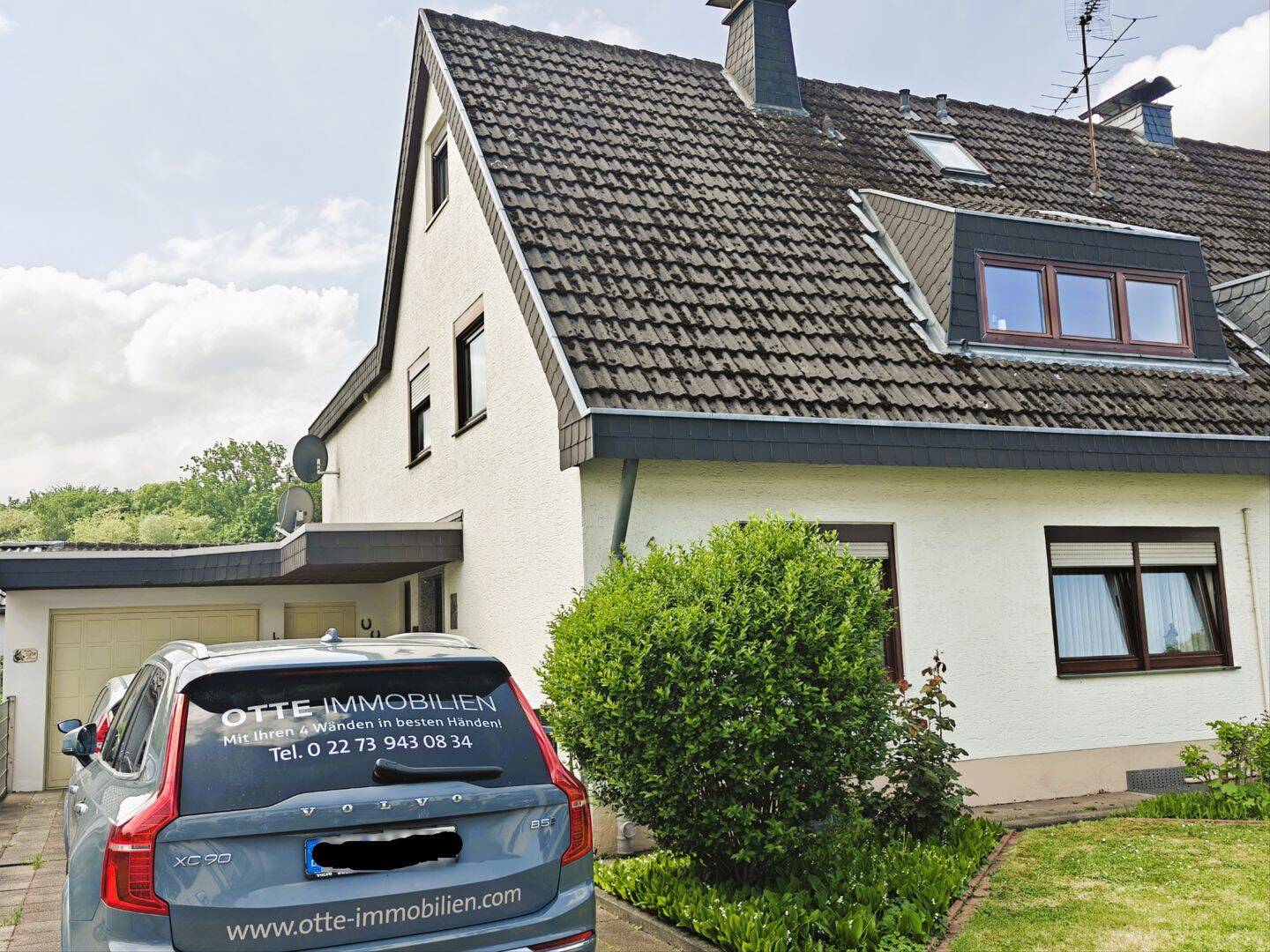 Schönes Zweifamilienhaus in toller Ruhiglage von Frechen