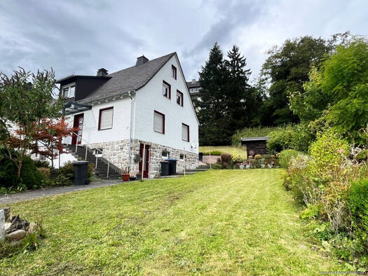 Doppelhaushälfte zum Kauf 129.000 € 3 Zimmer 67 m² 694 m² Grundstück Meschede 59872