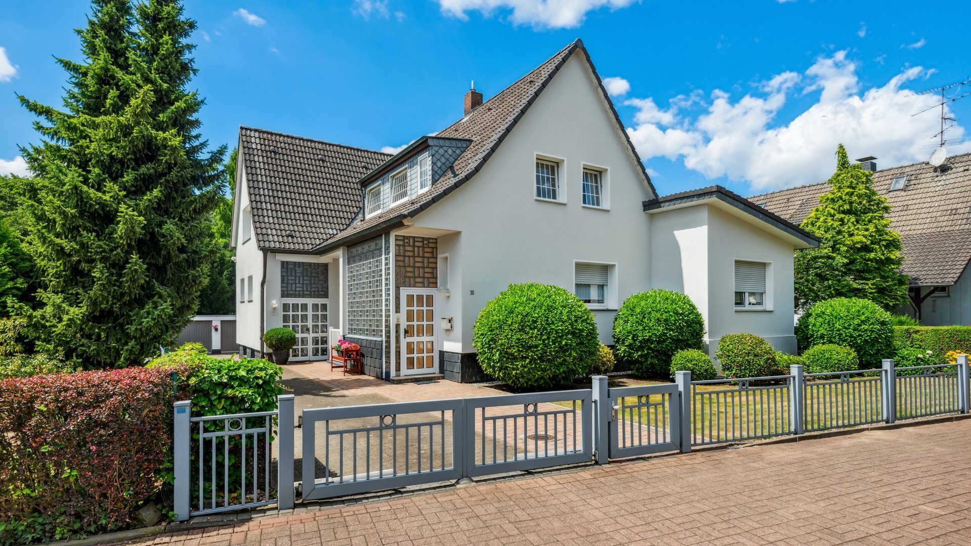 Mehrfamilienhaus zum Kauf 790.000 € 10 Zimmer 280 m²<br/>Wohnfläche 1.149 m²<br/>Grundstück Wanheimerort Duisburg / Wanheimerort 47055