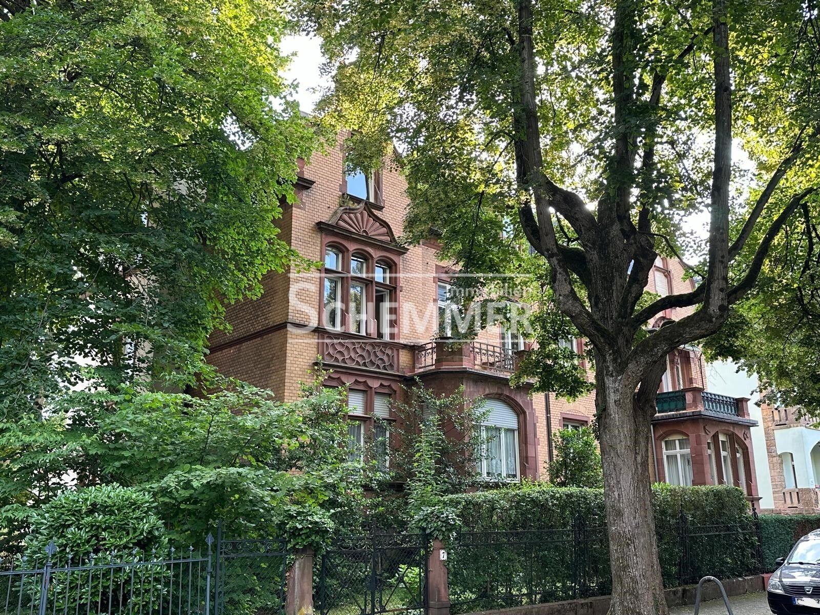 Mehrfamilienhaus zum Kauf 2.250.000 € 11 Zimmer 316,4 m²<br/>Wohnfläche 540 m²<br/>Grundstück Unterwiehre - Süd Freiburg im Breisgau 79100