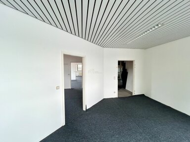 Bürofläche zur Miete 9 € 5 Zimmer 130,7 m² Bürofläche Hafen Stuttgart 70327