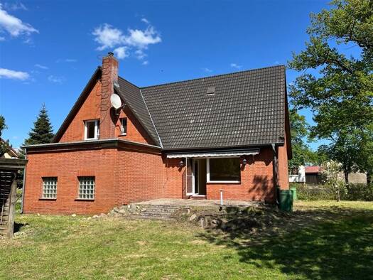 Haus zum Kauf 269.000 € 6 Zimmer 162 m² 3.707 m² Grundstück Wöbbelin 19288