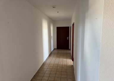 Wohnung zur Miete 360 € 3 Zimmer 77,6 m² 2. Geschoss Thälmannstraße 14 Oschersleben Oschersleben 39387