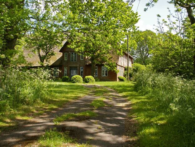 Haus zum Kauf 1.400.000 € 6 Zimmer 340 m² 11.574 m² Grundstück Garding 25836