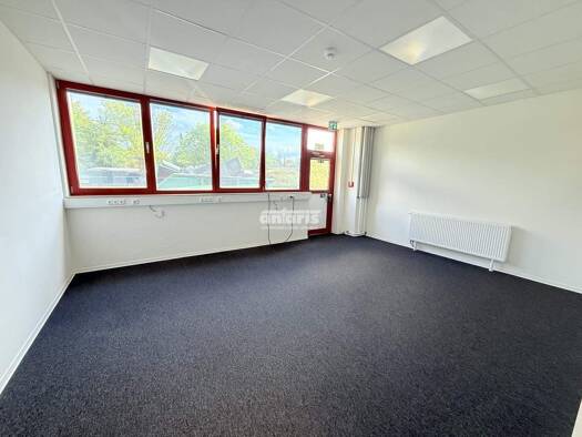 Bürofläche zur Miete 7,50 € 1.960,8 m² Bürofläche teilbar ab 350 m² Industriegebiet West Weimar 99427