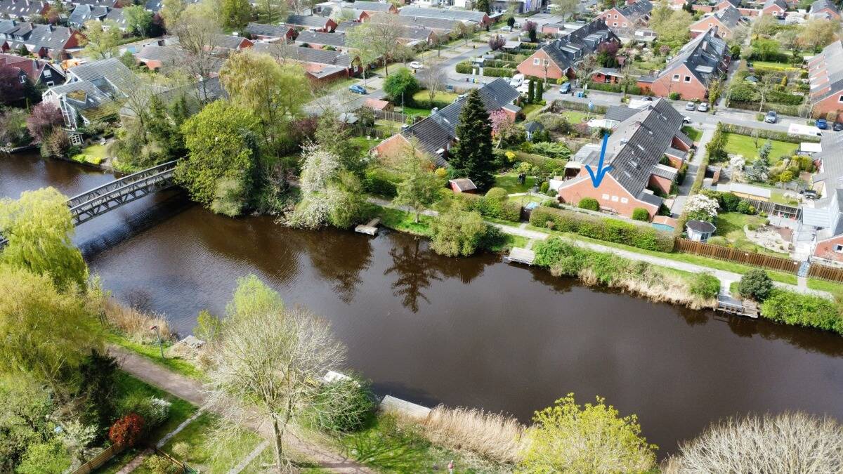 Reserviert: Reihenendhaus am Kanal in Emden zu verkaufen