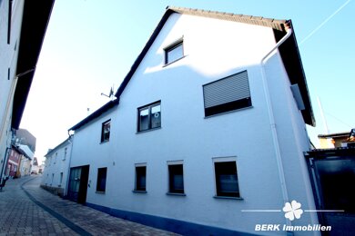 Einfamilienhaus zum Kauf 420.000 € 8 Zimmer 214 m² 300 m² Grundstück Stockstadt am Main 63811