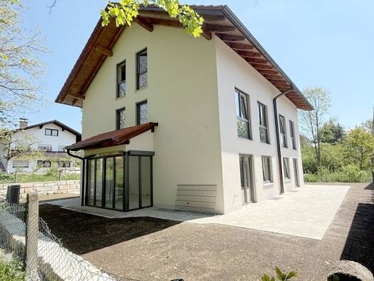 Doppelhaushälfte zum Kauf - Erstbezug 899.000 € 6 Zimmer 166 m² 330 m² Grundstück frei ab sofort Bad Endorf 83093